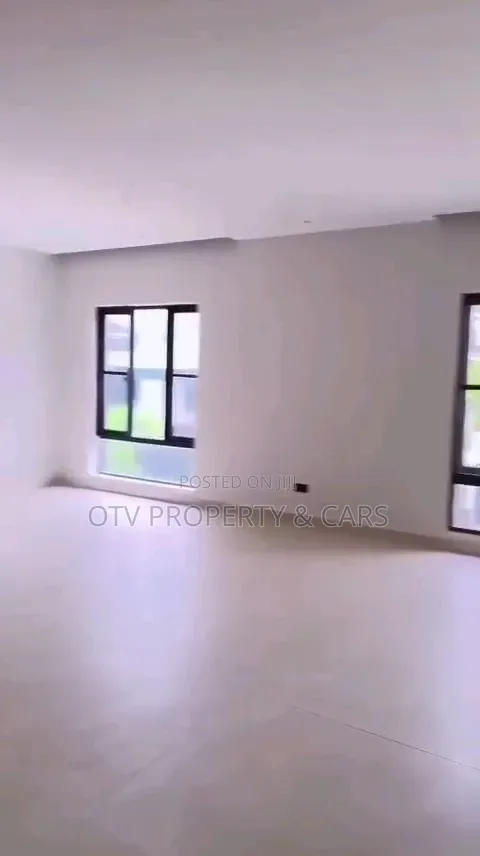 4bdrm Duplex in Banana Island for sale in Banana Island