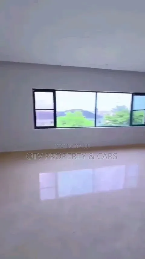 4bdrm Duplex in Banana Island for sale in Banana Island
