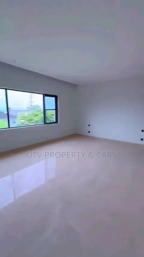 4bdrm Duplex in Banana Island for sale in Banana Island