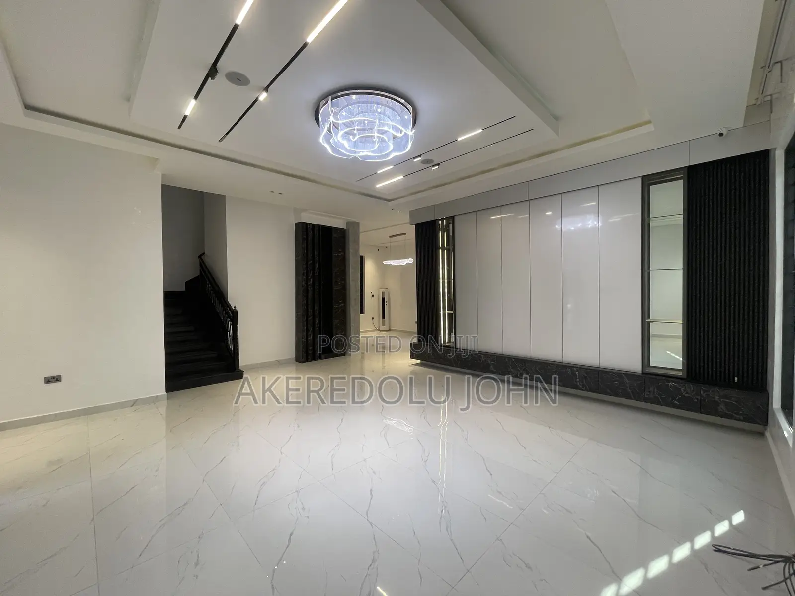 5bdrm Duplex in Apo Resettlement for sale in Apo Resettlement