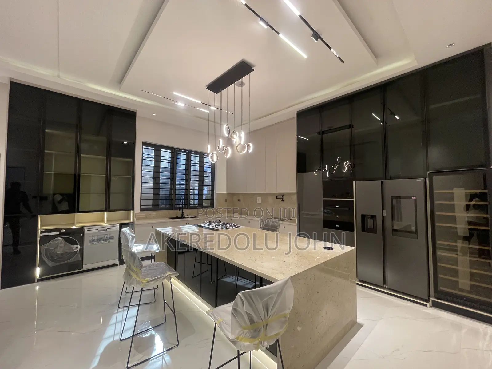 5bdrm Duplex in Apo Resettlement for sale in Apo Resettlement