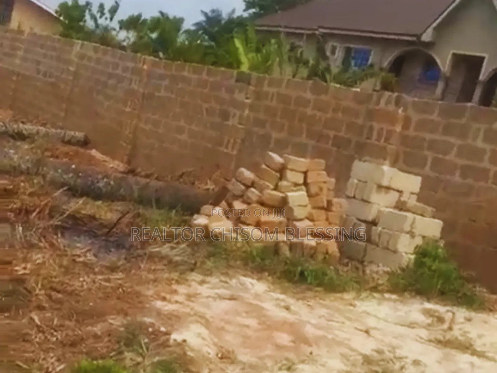 300sqm Dry Land Directly on the Road – Umuokoroukwu Amakama in Umuahia