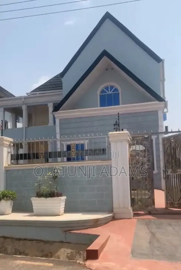 Furnished 5bdrm Duplex in G. R. A, Osogbo for sale in Osogbo
