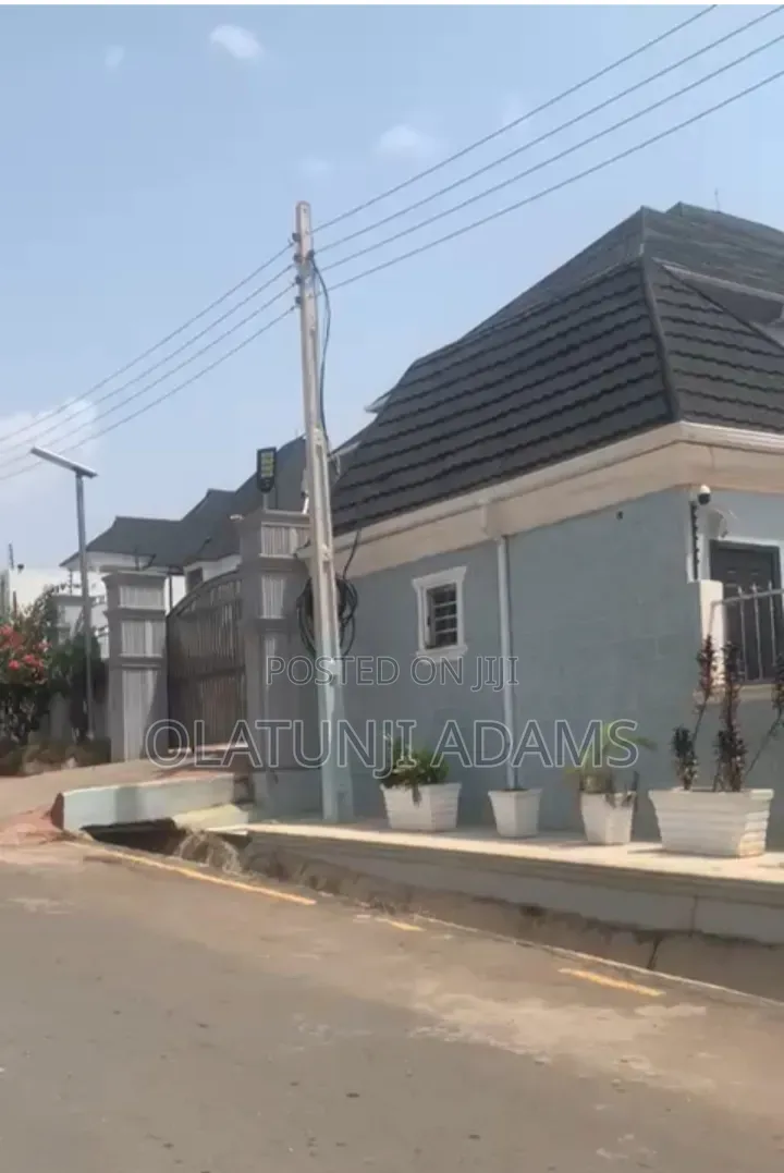 Furnished 5bdrm Duplex in G. R. A, Osogbo for sale in Osogbo