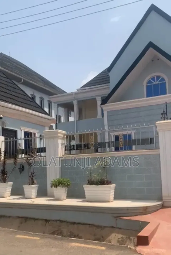 Furnished 5bdrm Duplex in G. R. A, Osogbo for sale in Osogbo