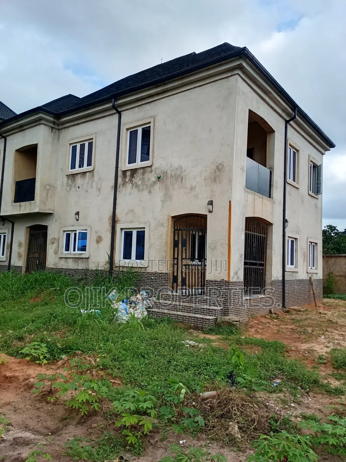 6bdrm Block of Flats in Ojik Properties, Owerri for sale in Owerri