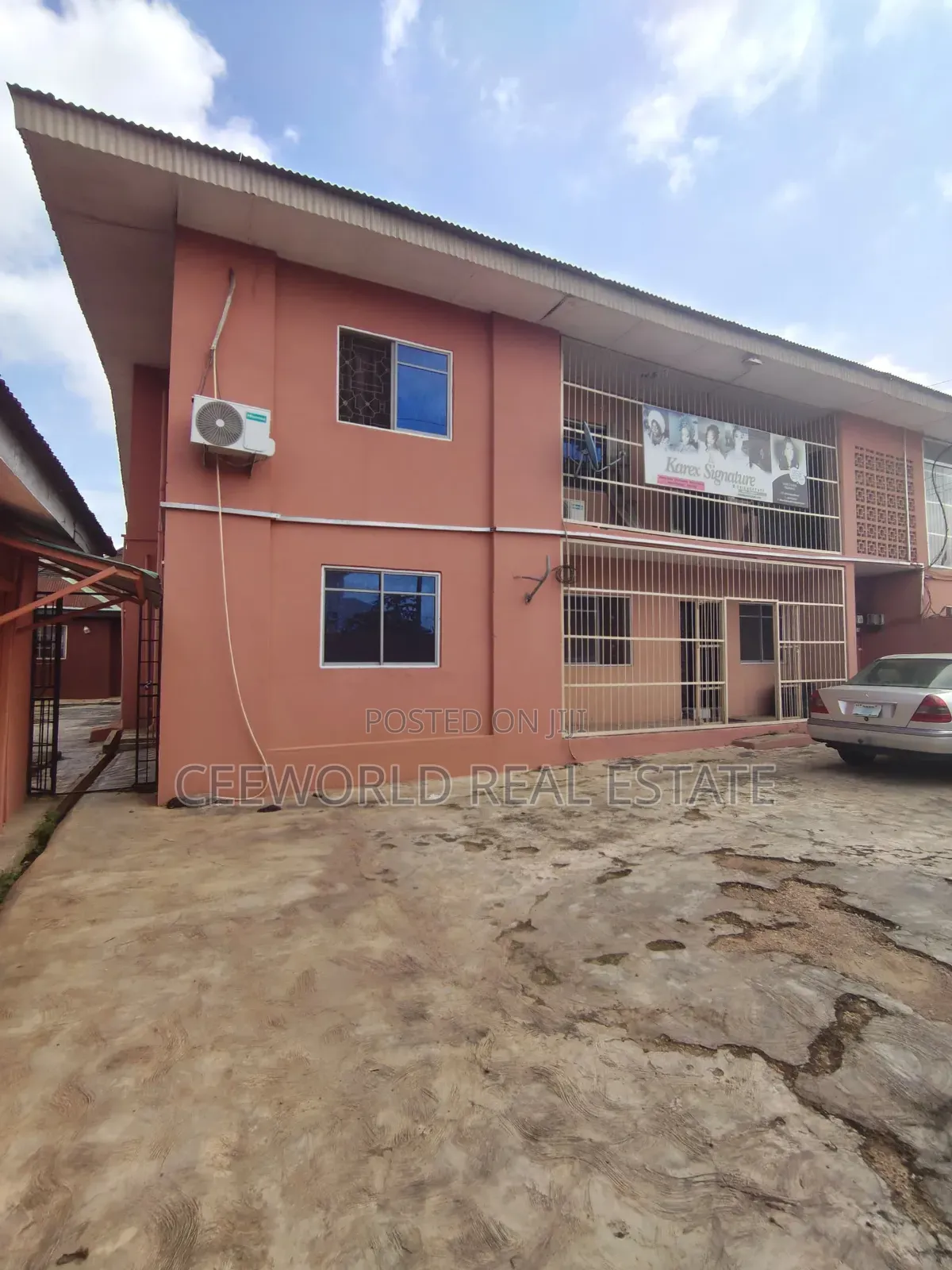 Spacious 3 Bedroom Flat With Another Small Room Available at Oluyole in Oluyole Estate