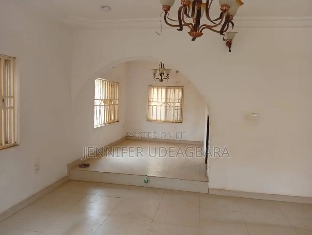 4bdrm Townhouse / Terrace in Legislative Quarters, Apo District in Apo District