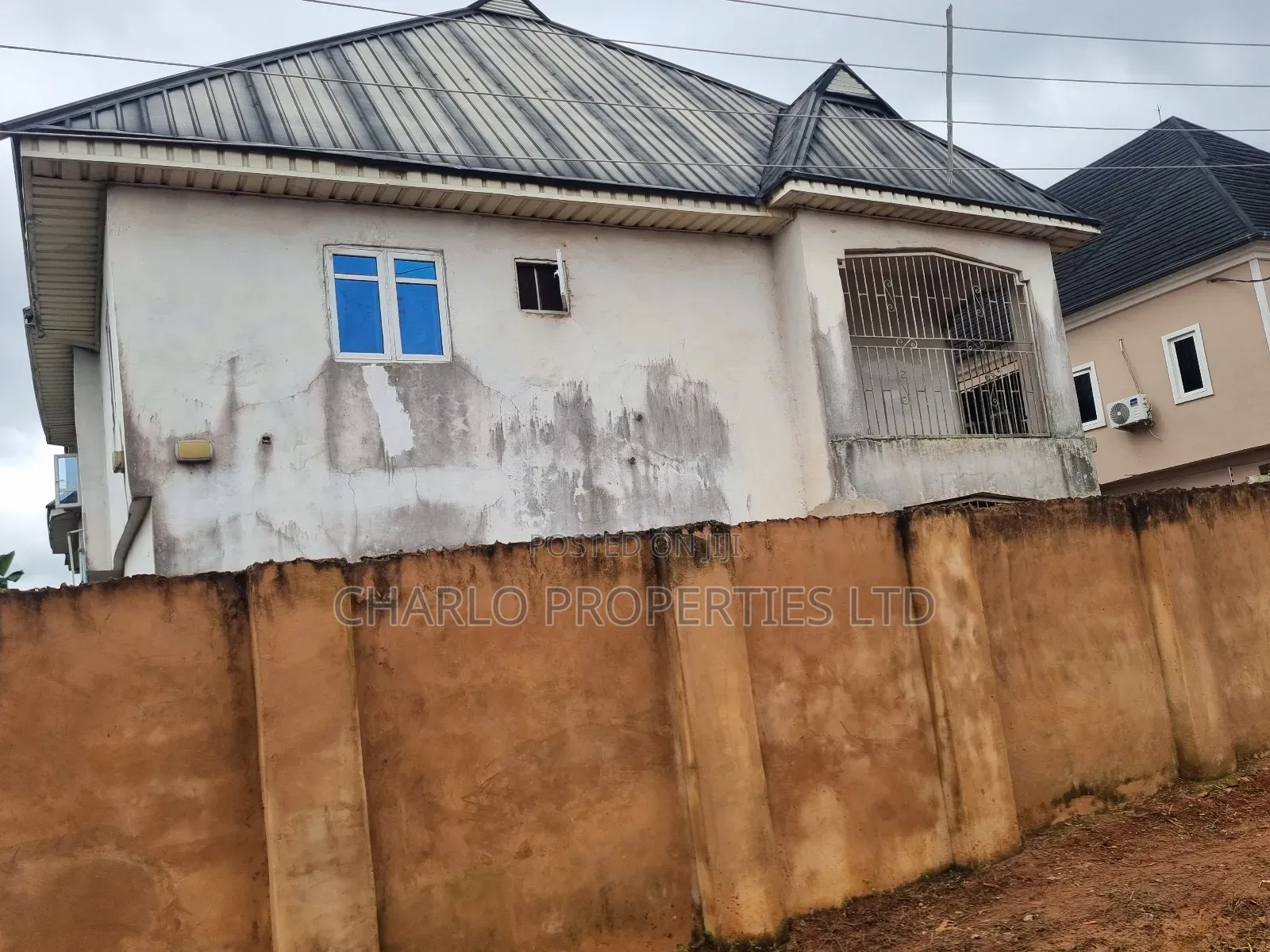 12bdrm Block of Flats in Benin City for sale in Benin City