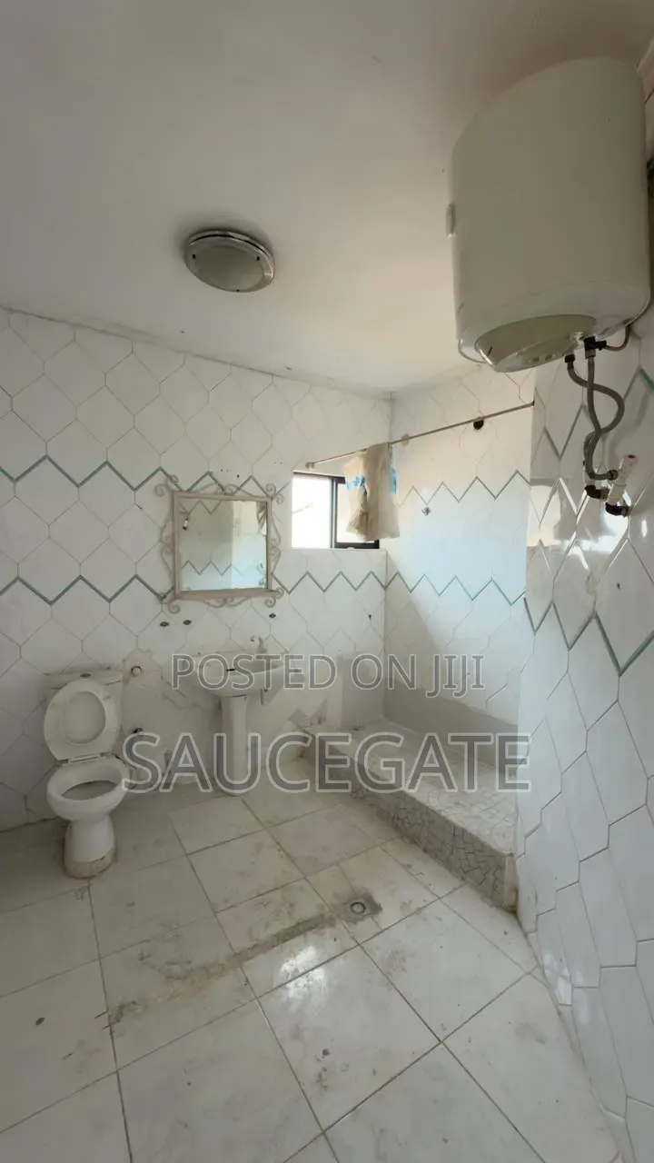 4bdrm Block of Flats in Lekki Phase for rent in Lekki Phase 1