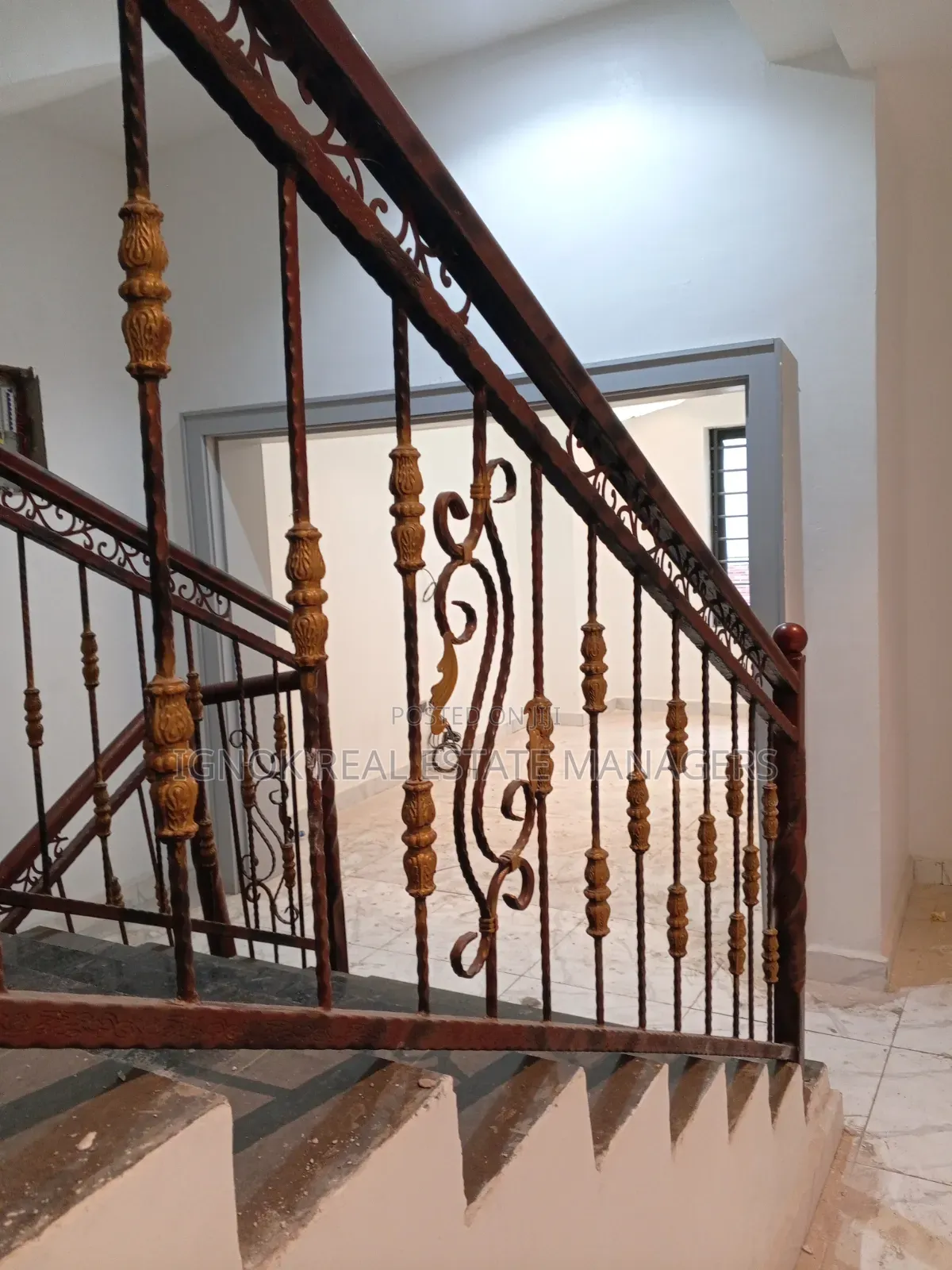 4bdrm Townhouse/Terrace in Utako for Sale in Utako