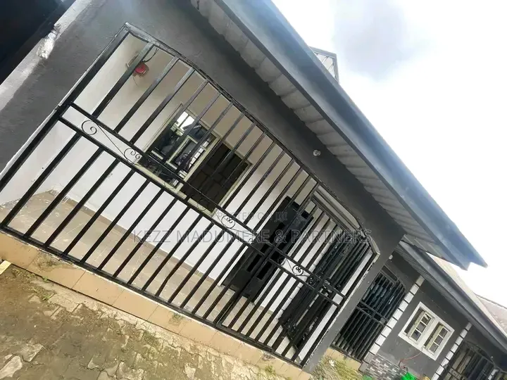 1bdrm Block of Flats in Shell Cooperative for rent in Eneka
