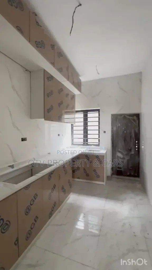 4bdrm Townhouse/Terrace in Ikota for sale in Ikota