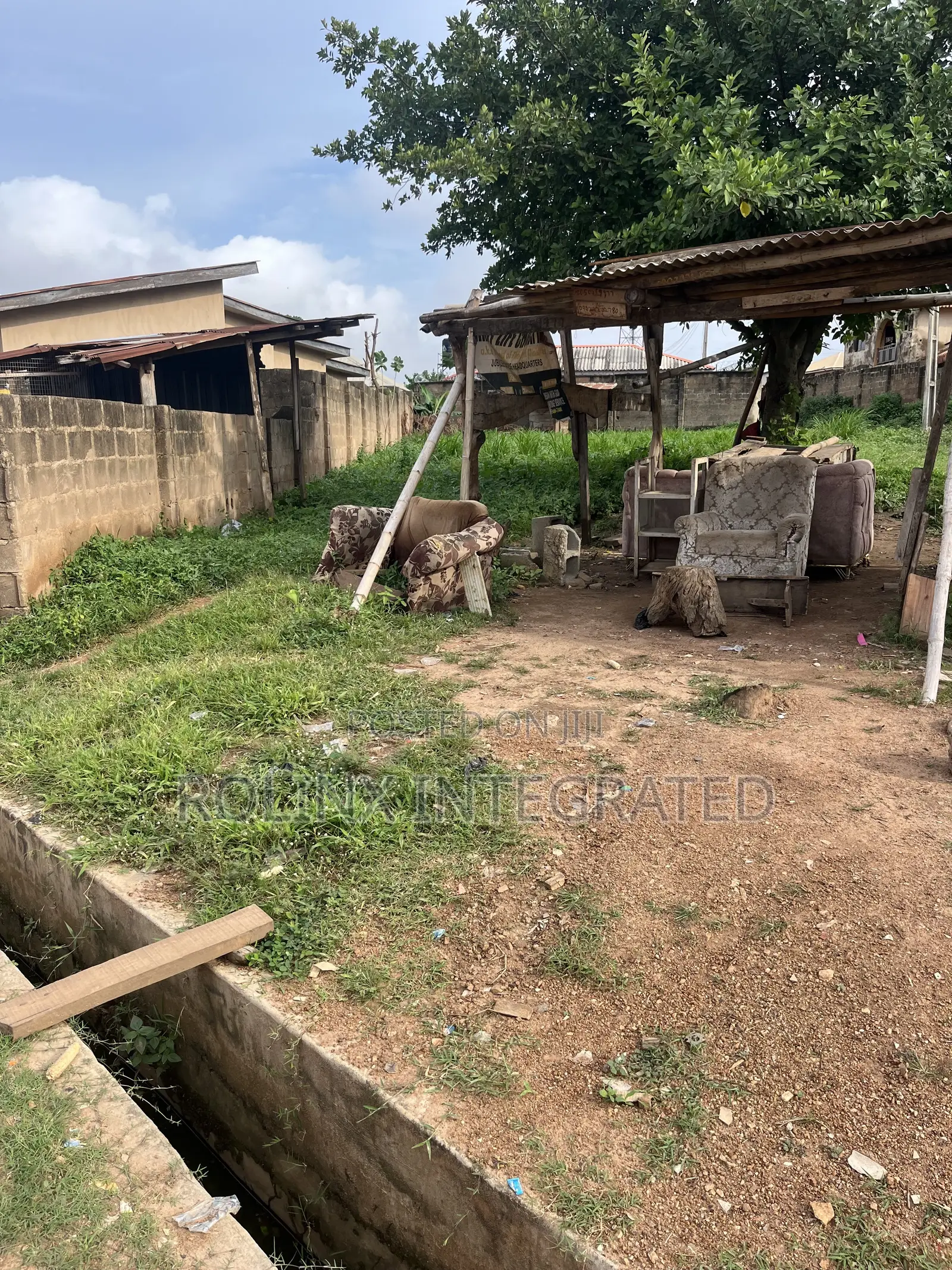 One and Half Plot in Akala Express