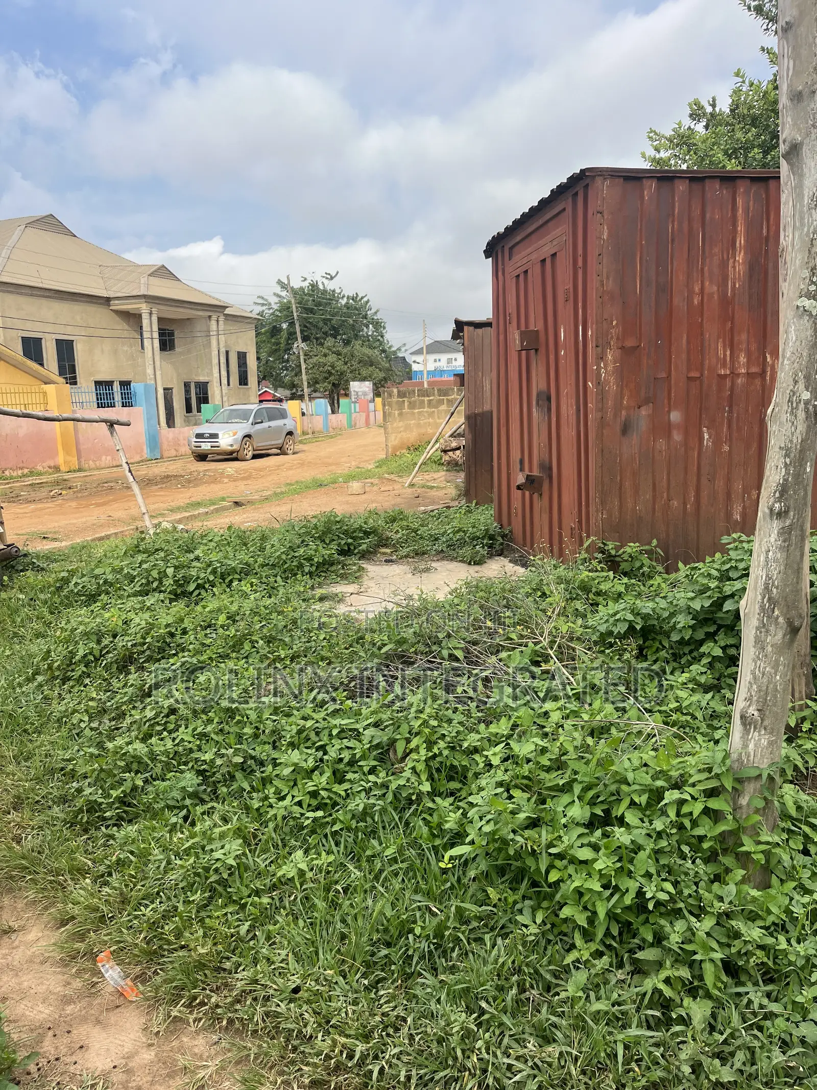 One and Half Plot in Akala Express