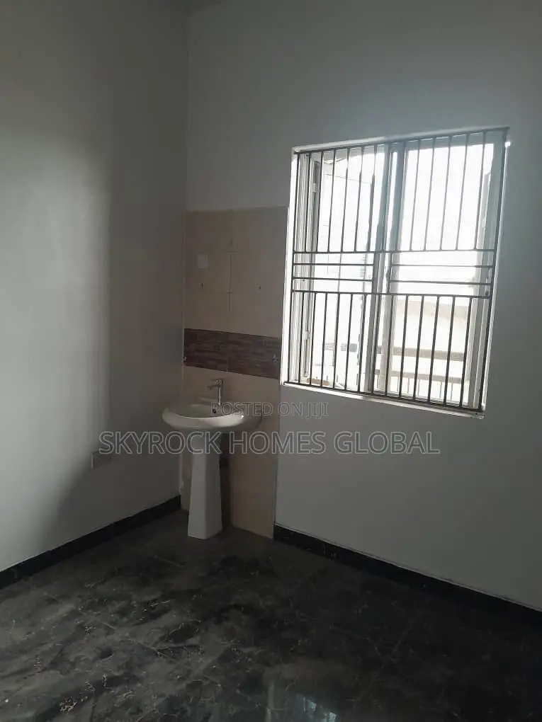 3bdrm Block of Flats in Ikota for rent in Ikota