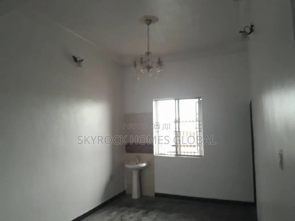 3bdrm Block of Flats in Ikota for rent in Ikota