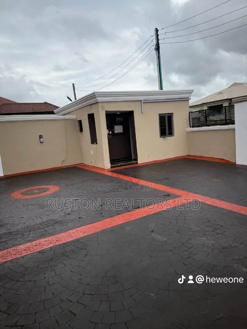 5bdrm Duplex in Ibadan for sale in Ibadan