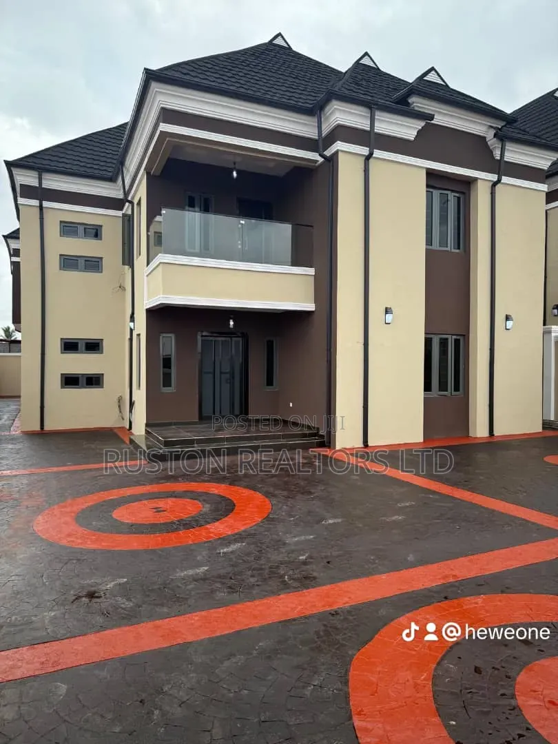 5bdrm Duplex in Ibadan for sale in Ibadan