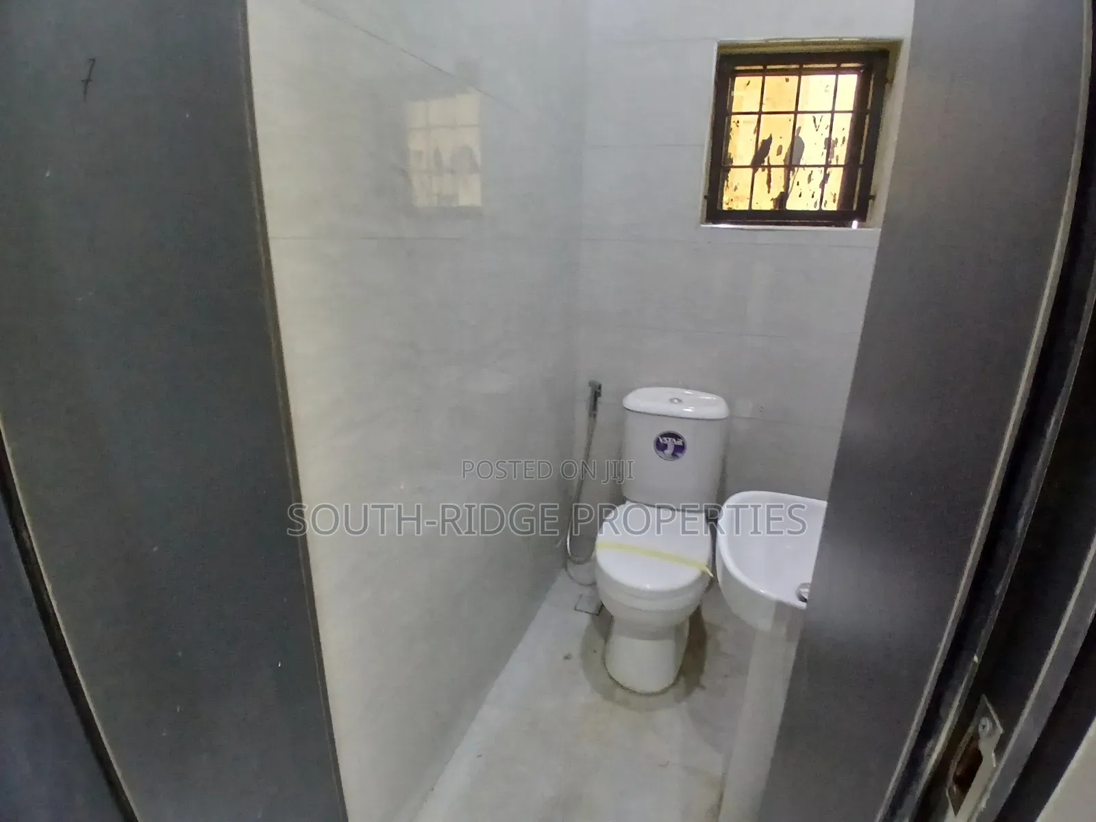 6bdrm Townhouse/Terrace in Wuye for Sale in Wuye