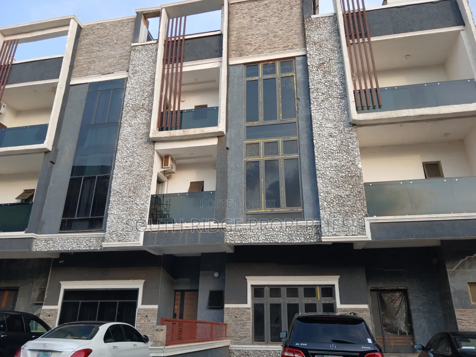 6bdrm Townhouse/Terrace in Wuye for Sale in Wuye