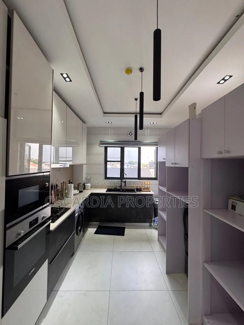 Furnished 4bdrm Maisonette in Parkview for sale in Parkview Estate