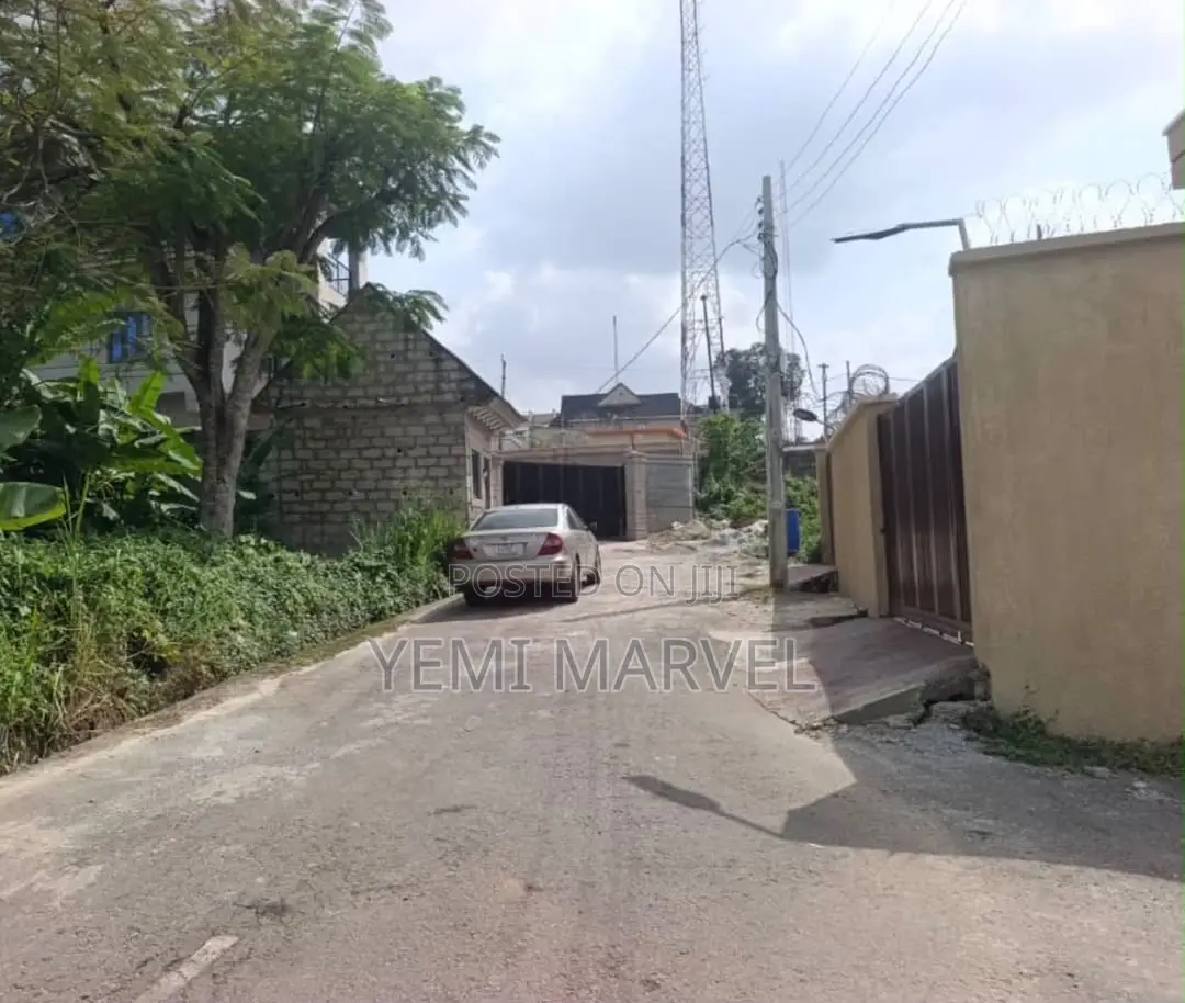 460 SQM at Federal Housing Estate, Ikolaba GRA, Ibadan in Agodi