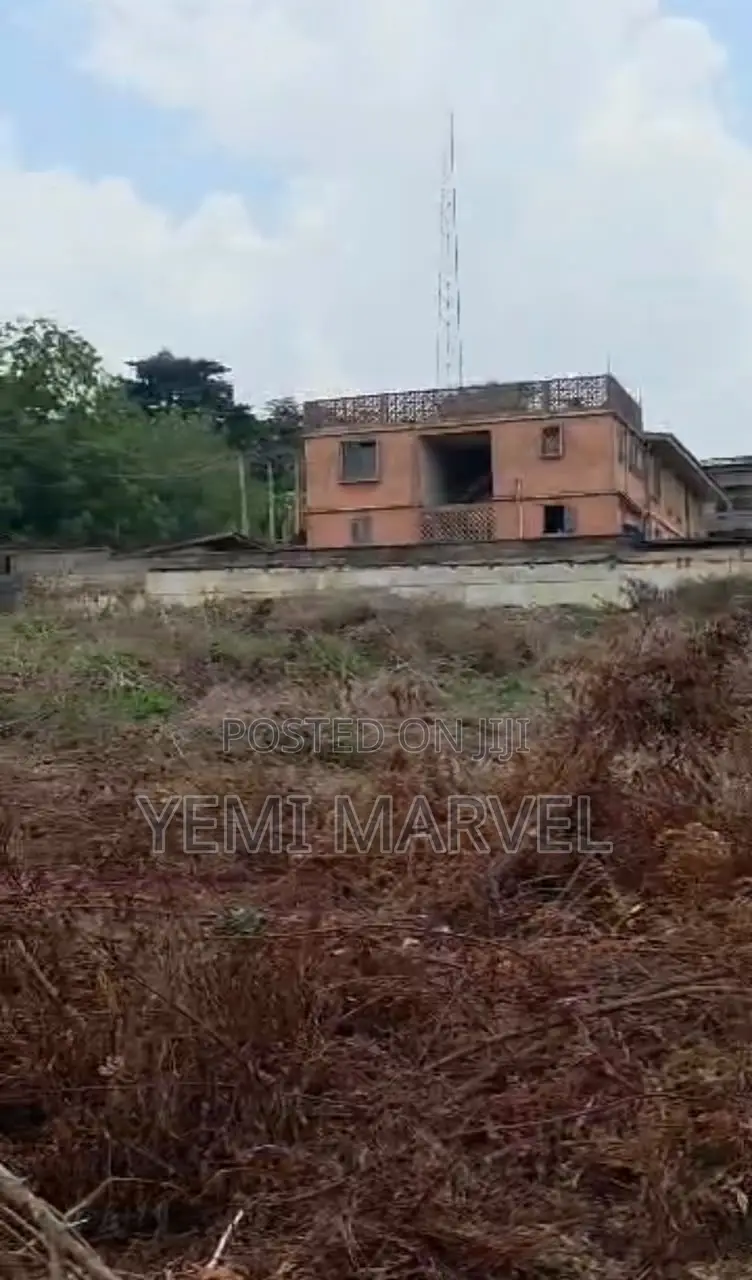 Fully Fenced and Gated 1,343sqm Prime Commercial Land With C of O in Adamasingba