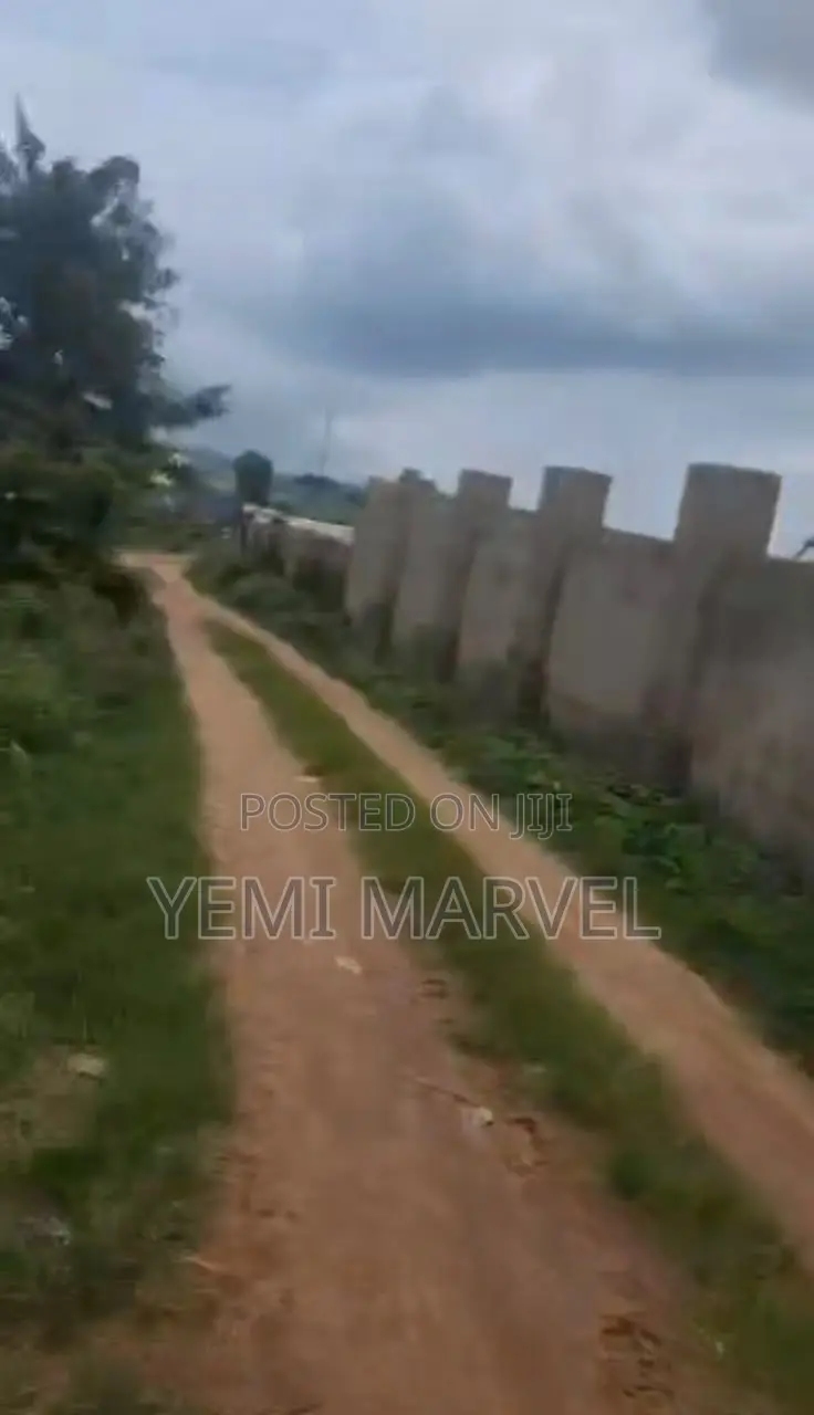 Fenced and Gated 911sqm of Land With C of O at Quarry, Asunle Road in Akala Express