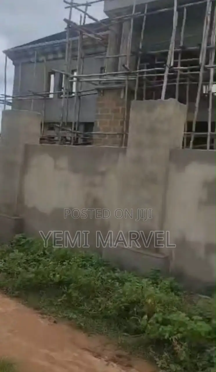 Fenced and Gated 911sqm of Land With C of O at Quarry, Asunle Road in Akala Express