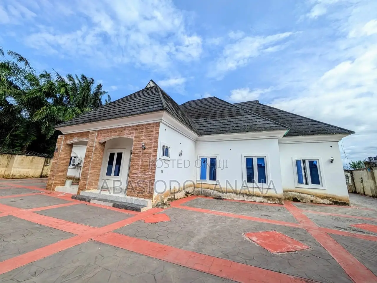 3bdrm Bungalow in Shelter Afrique, Uyo for rent in Uyo