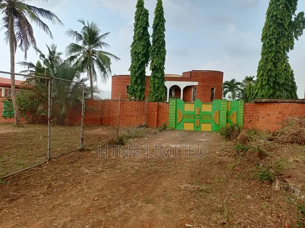 A Functional School Is Available for Sale at Igbogbo, Ikorodu, Lagos. in Igbogbo