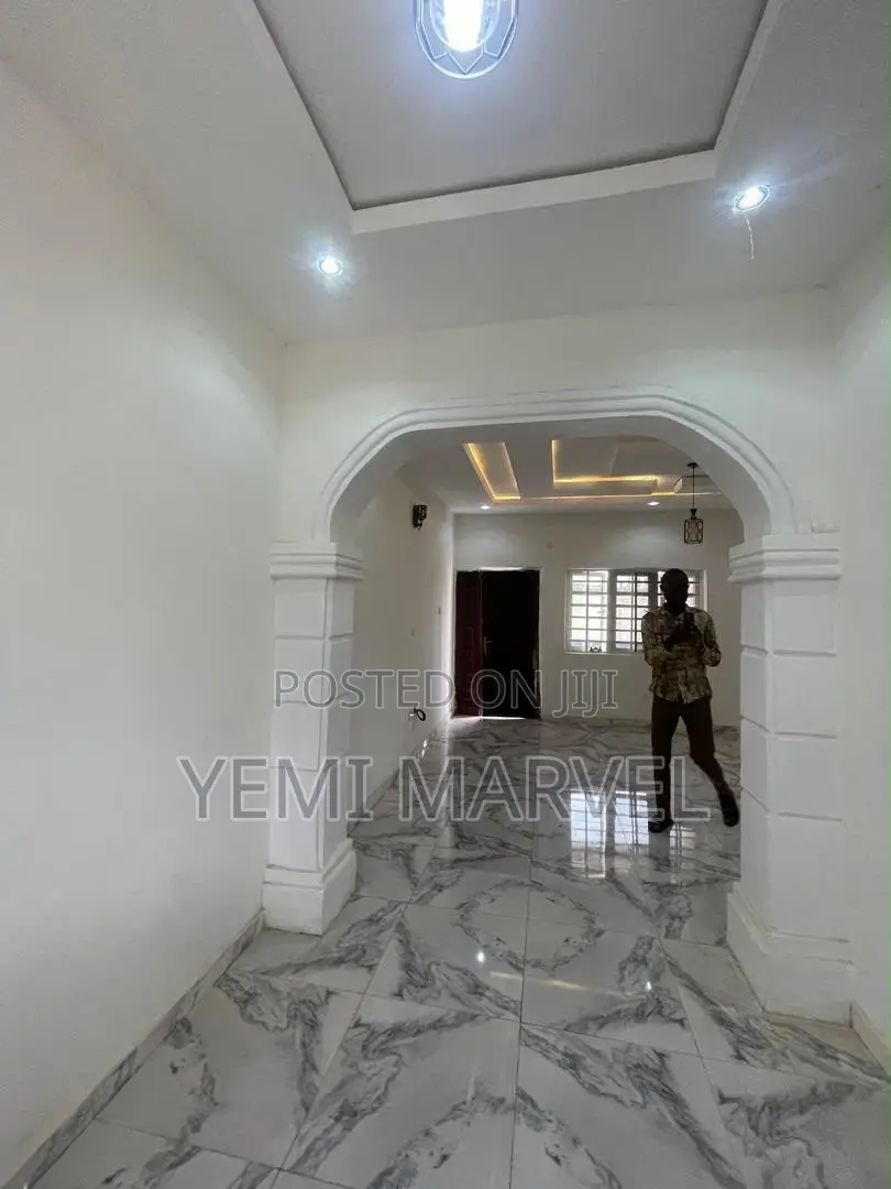 2bdrm Block of Flats in Ireakari Estate, for rent in Akala Express