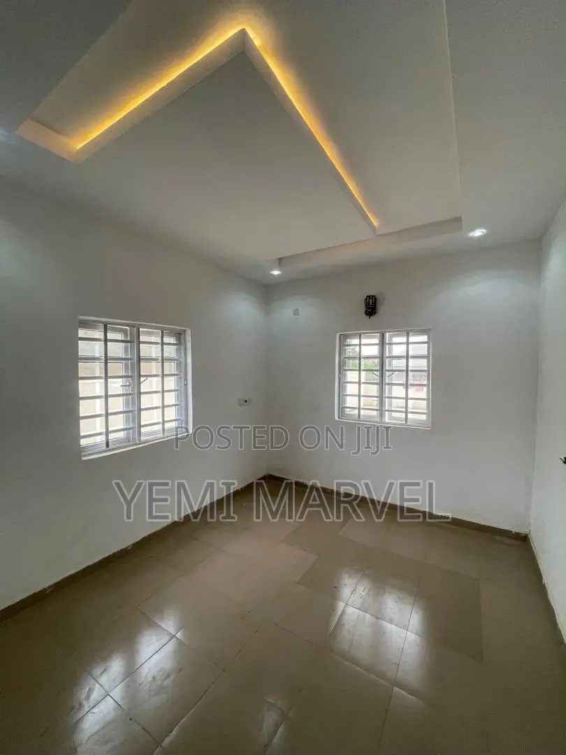 2bdrm Block of Flats in Ireakari Estate, for rent in Akala Express
