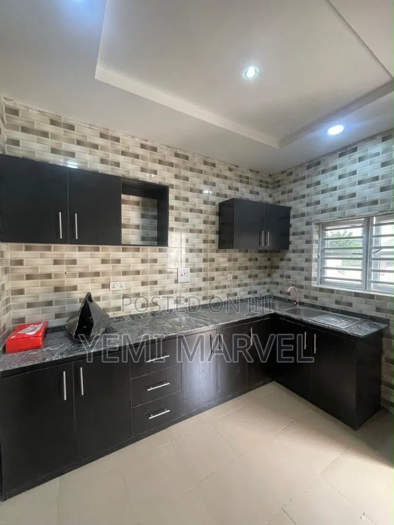2bdrm Block of Flats in Ireakari Estate, for rent in Akala Express