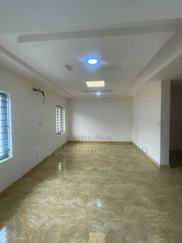 4bdrm Duplex in U3 Estate Lekki for rent in Lekki Phase 1