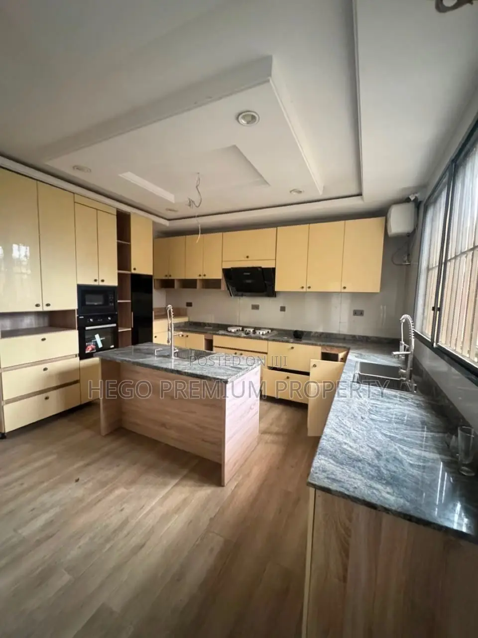 4bdrm Duplex in Mercy Land Extension, East West Road for sale in East West Road