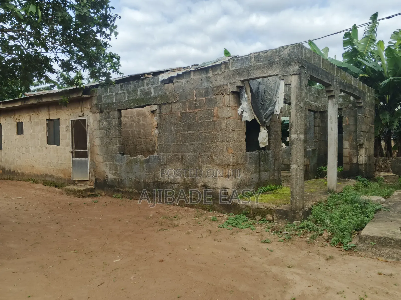 3bdrm Bungalow in Ayobo for sale in Ayobo