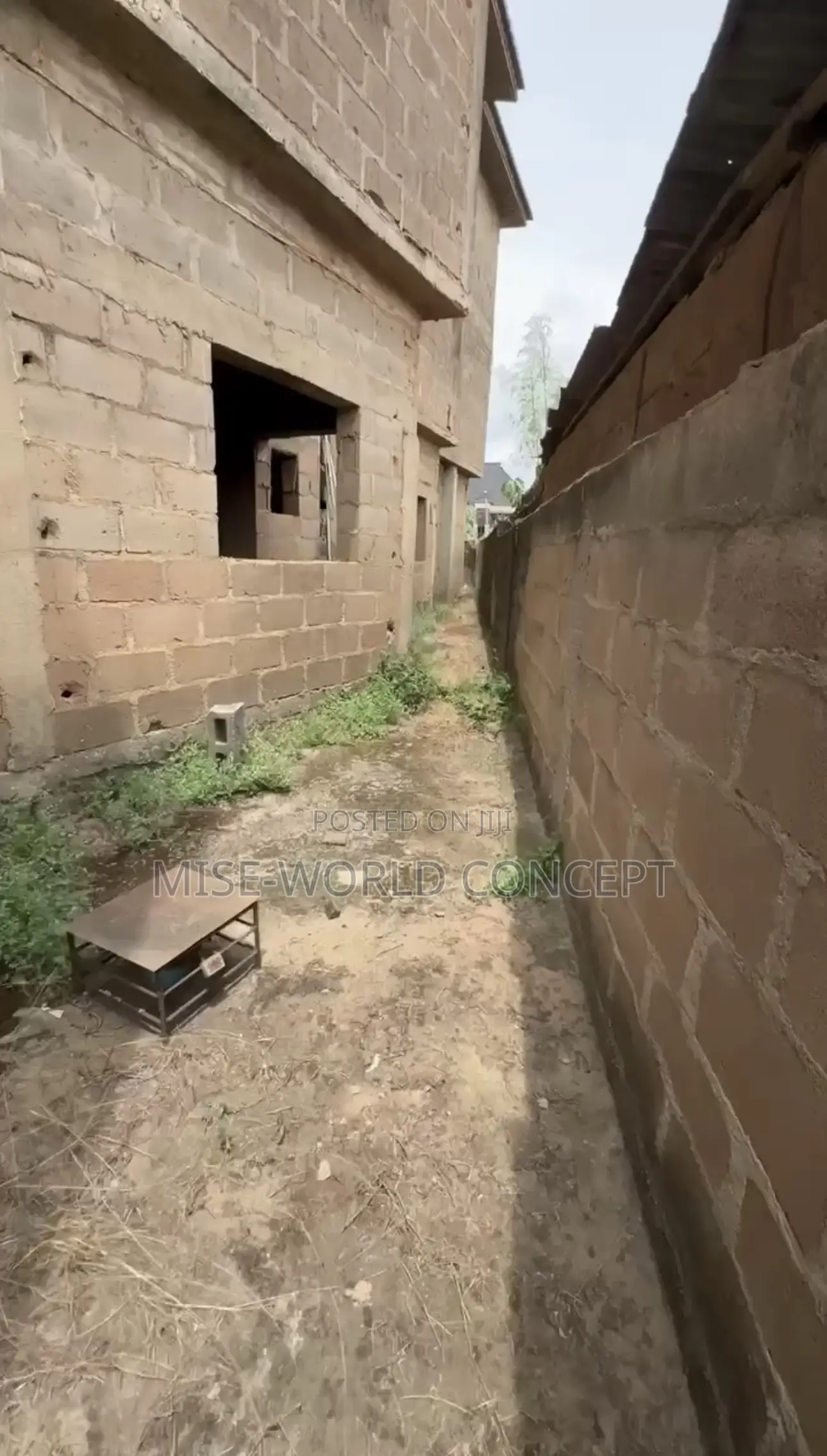 3bdrm Block of Flats in Abule Egba for sale in Abule Egba
