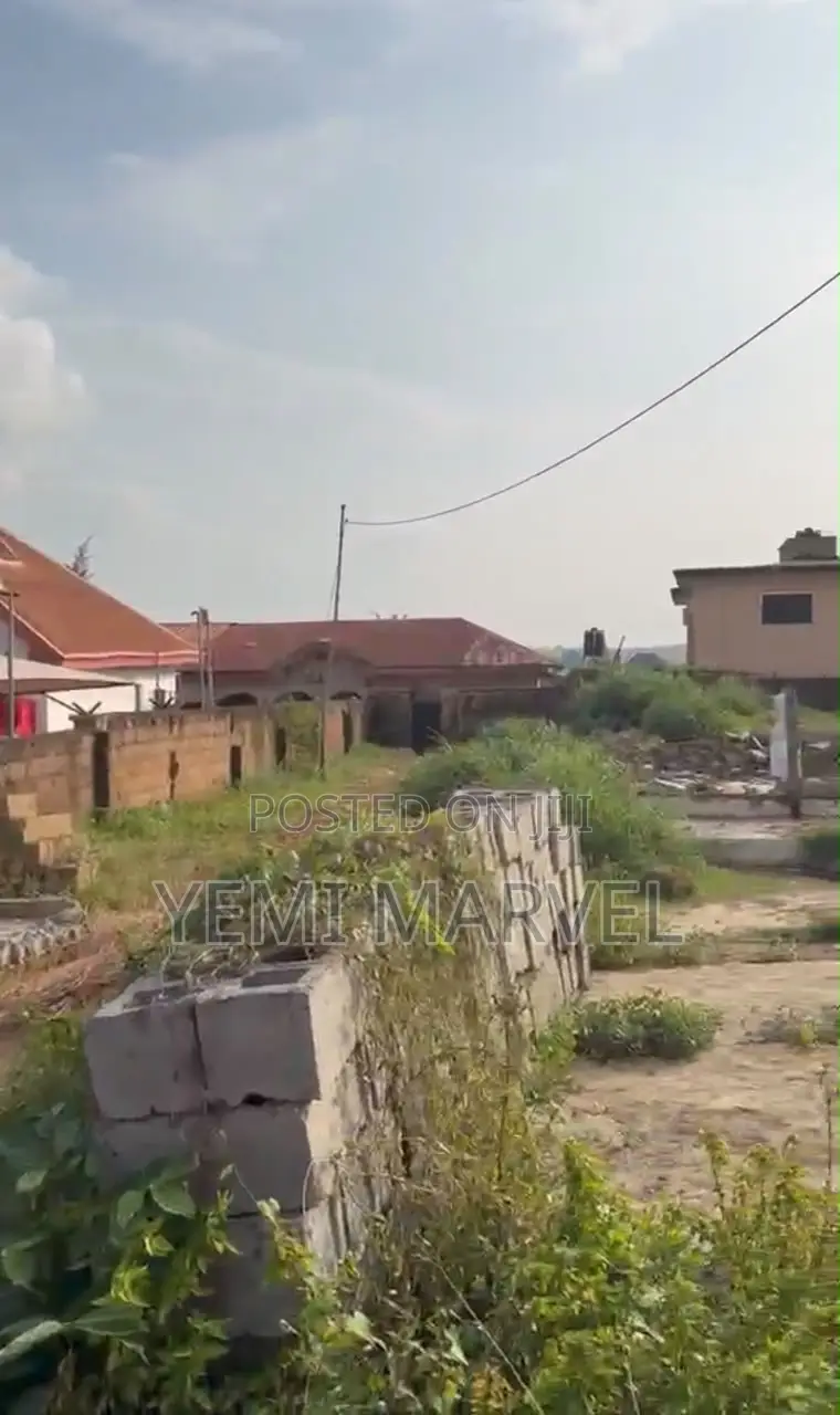 505sqm of Commercial Land Located Along Ologuneru Road, Ibadan. in Ologuneru
