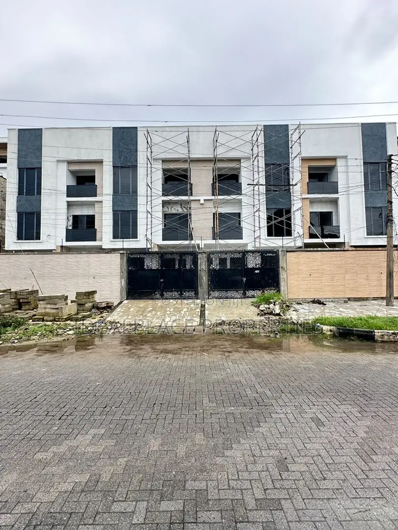 4bdrm Townhouse/Terrace in Ademola Adetokunbo for sale in Ademola Adetokunbo