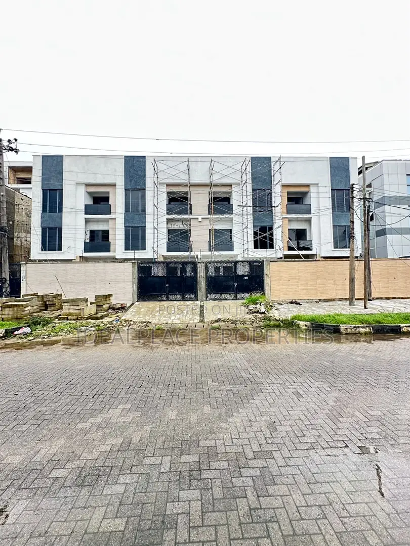 4bdrm Townhouse/Terrace in Ademola Adetokunbo for sale in Ademola Adetokunbo