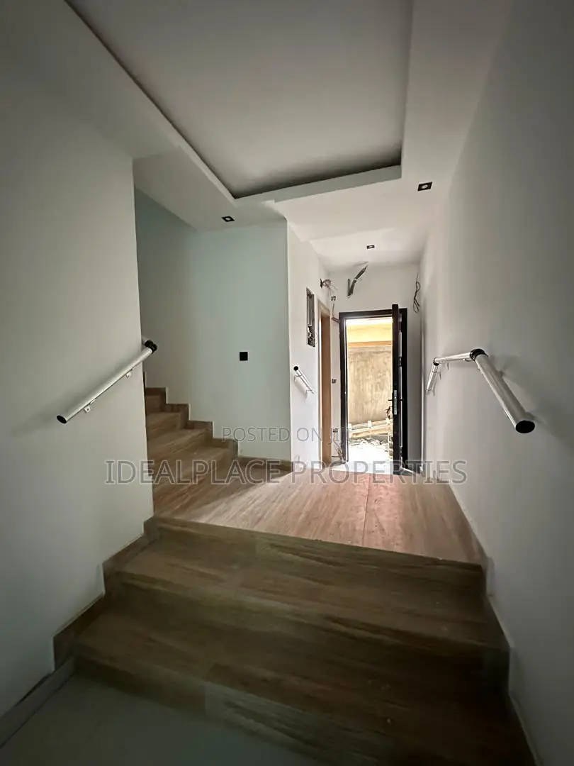 4bdrm Townhouse/Terrace in Ademola Adetokunbo for sale in Ademola Adetokunbo