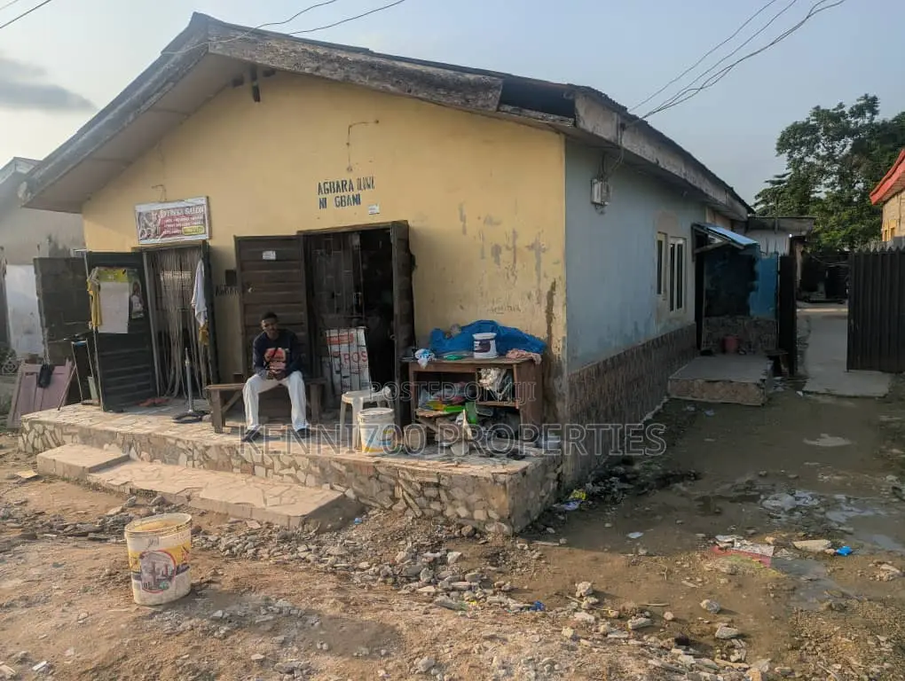 5bdrm Bungalow in Unilag Estate for sale in Magodo Isheri