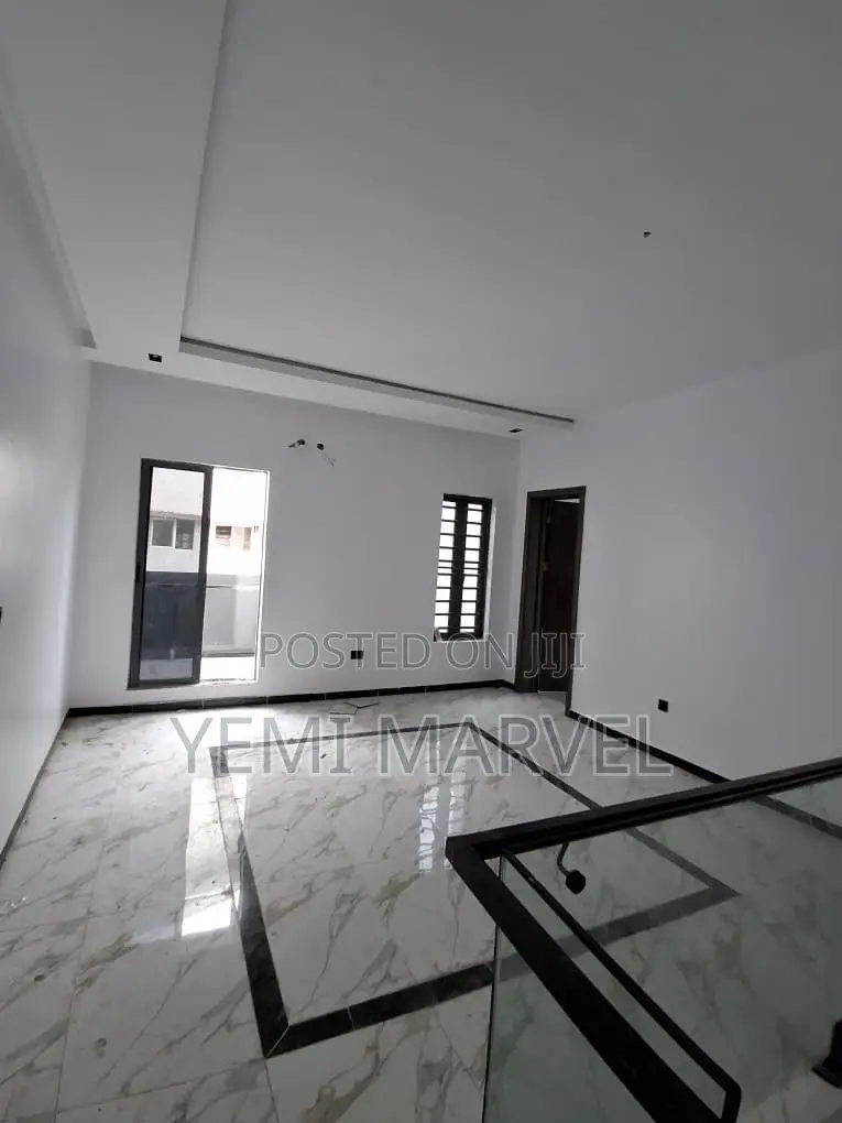 4bdrm Duplex in Dejo Oyelesi, Old for sale in Bodija