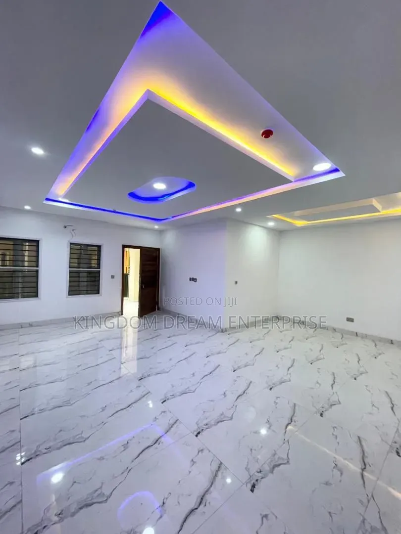 2bdrm Apartment in Lekki Phase 1 Lagos for rent in Lekki Phase 1