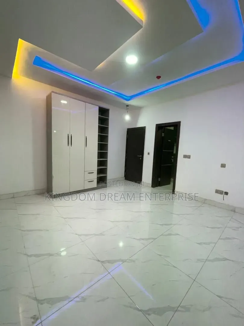 2bdrm Apartment in Lekki Phase 1 Lagos for rent in Lekki Phase 1
