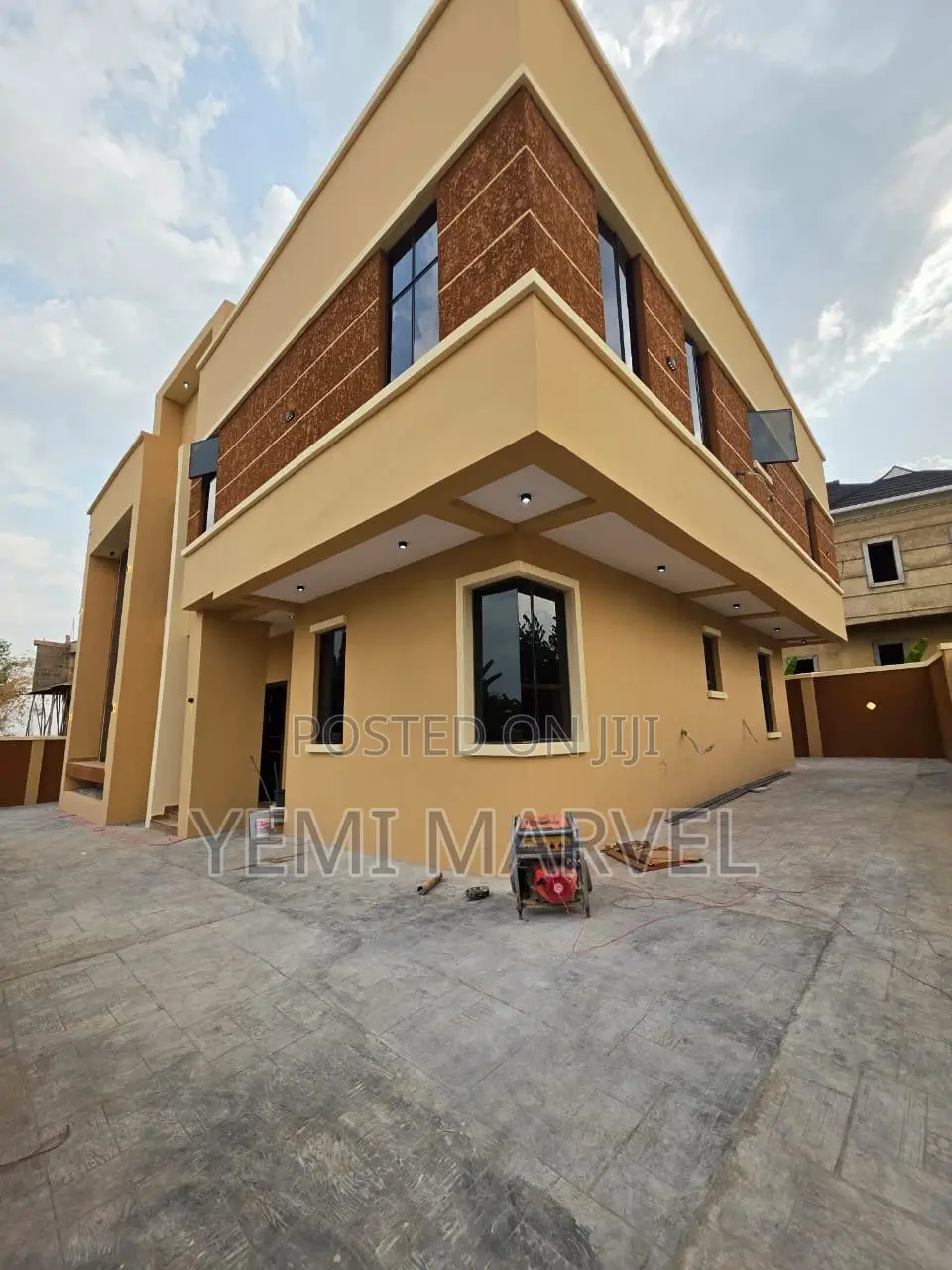 4bdrm Duplex in Carlton Gate Estate, for sale in Akobo