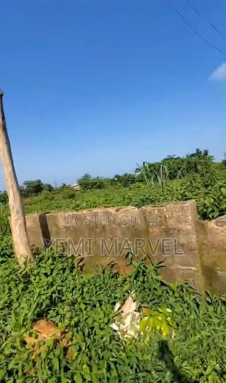 Partially Fenced 908sqm of Land at Iyana Father Oloje Area, Ologuneru in Ologuneru