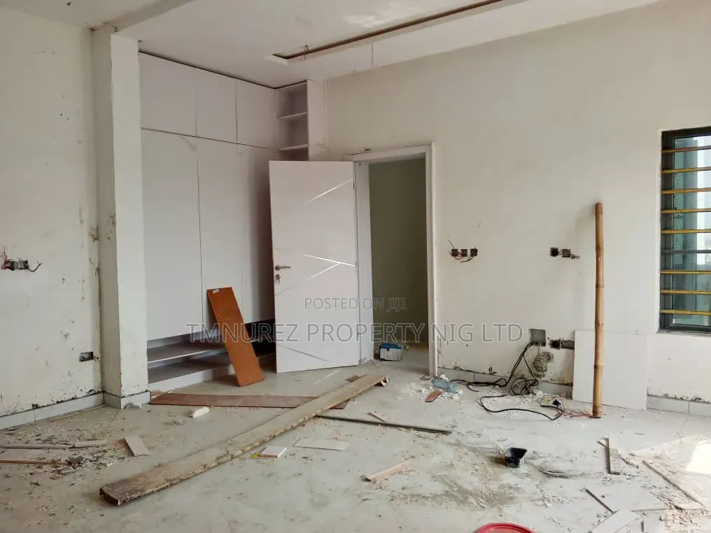 5bdrm Duplex in Off Lekki-Epe Expressway for sale in Off Lekki-Epe Expressway